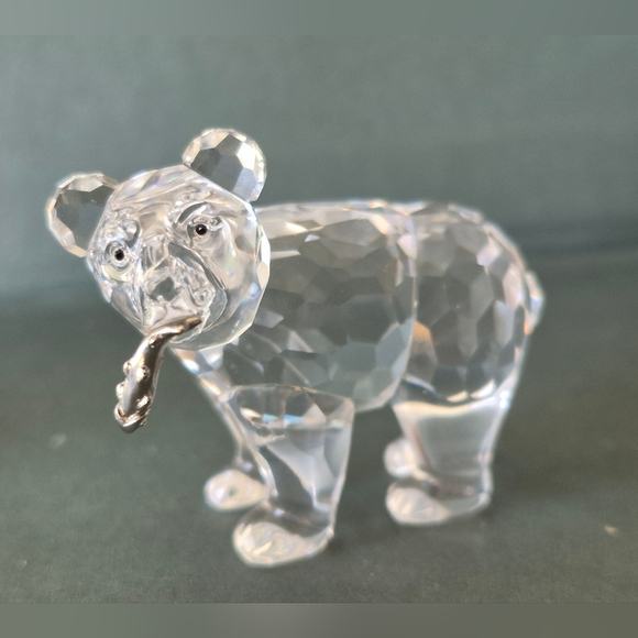 Swarovski Grizzlie Bear With Salmon In His Mouth RETIRED - Picture 1 of 6